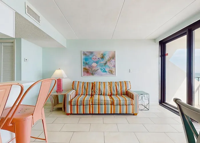 Apartment Island Winds East 306